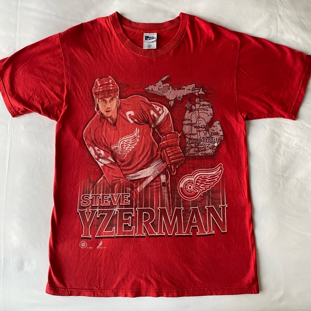STEVE YZERMAN Detroit Red Wings Short Sleeve Vintage Tee - Hockey Graphic